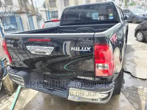Toyota Hilux 2016 Black