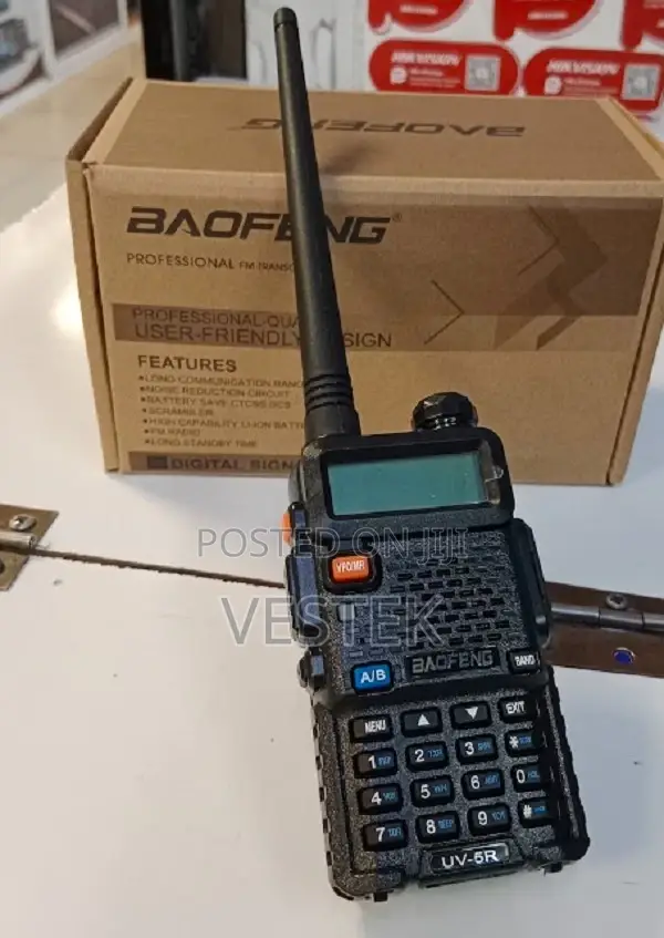 Baofeng UV-5R Walkie Talkie + Earphone UV5R Baofeng Quality