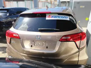 Honda Vezel 2017 Gold