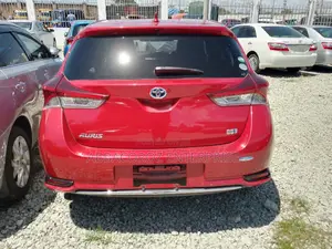 Toyota Auris 2016 Burgundy