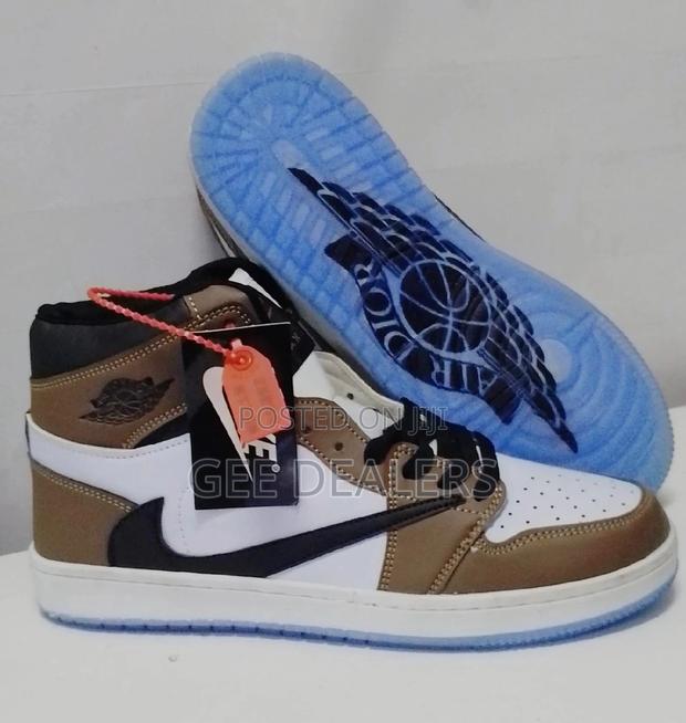 Jordan 1 High Cut