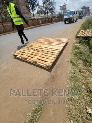 Pallet Bed- Blazed and Detachable (Hhcv)