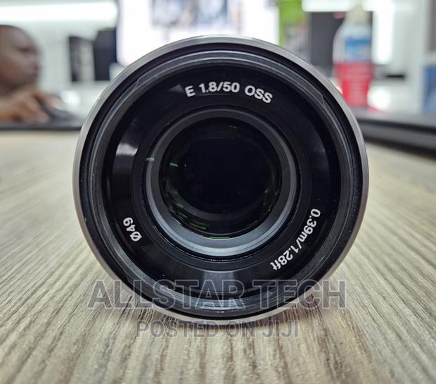 Sony E 50mm F/1.8 OSS Lens - thumbnail 3