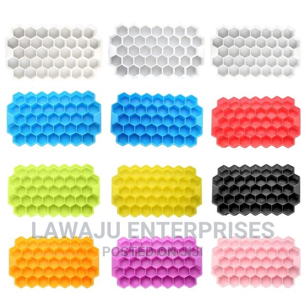 Honeycomb Silicone Icecube Mould - thumbnail 3