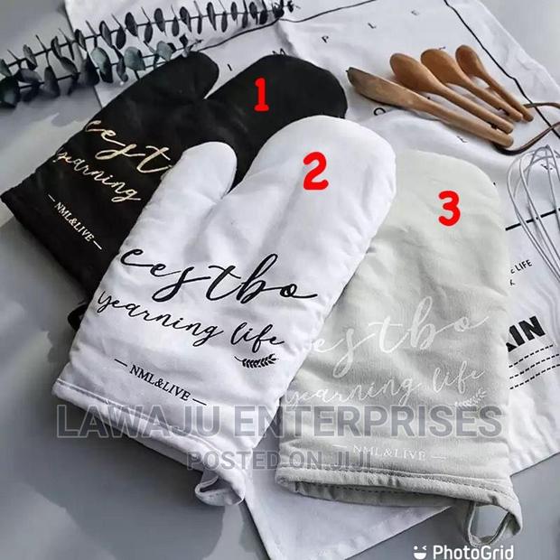 Nordic Oven Gloves Pair