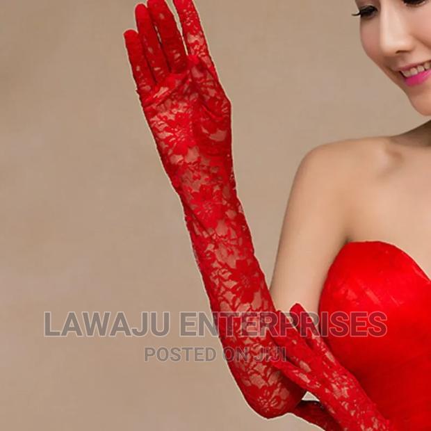 Wedding Floral Lace Gloves - thumbnail 2