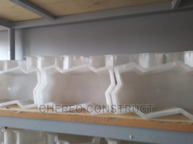 Heavy Cabro Moulds - thumbnail 3