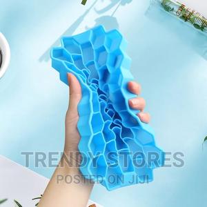 Reusable Honeycomb Silicone Icecube Mould* - thumbnail 2