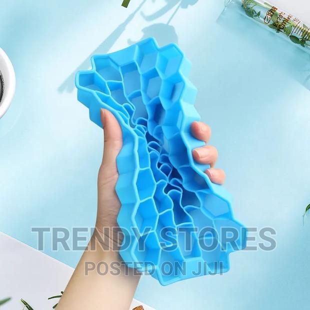 Reusable Honeycomb Silicone Icecube Mould* - main view