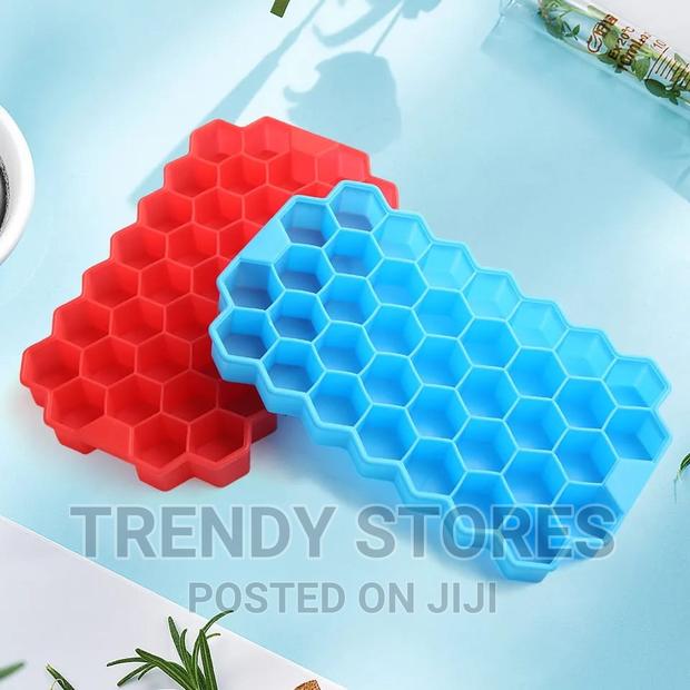 Reusable Honeycomb Silicone Icecube Mould* - thumbnail 3