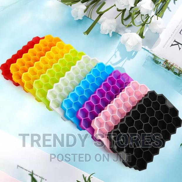 Reusable Honeycomb Silicone Icecube Mould* - thumbnail 6