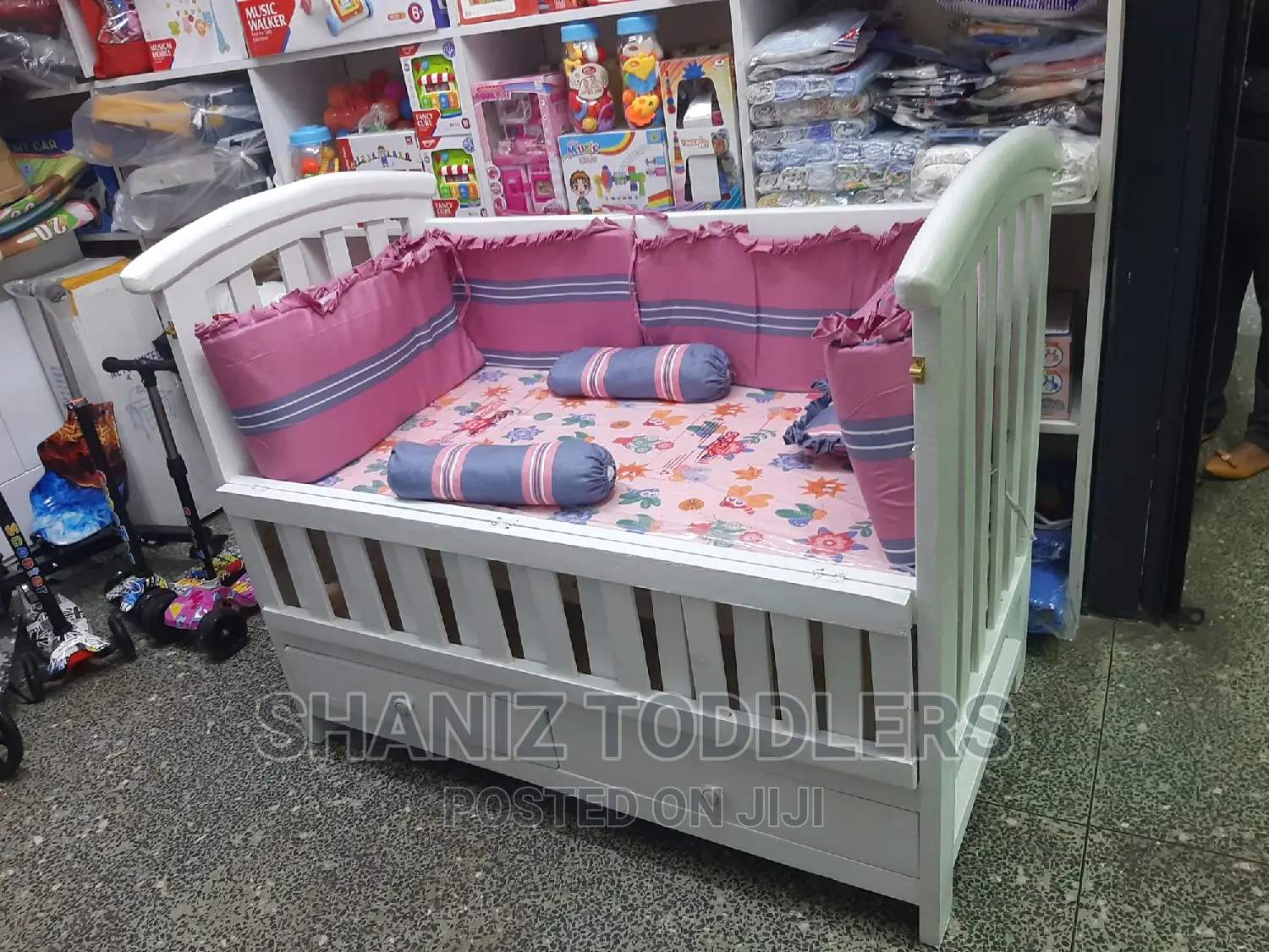 Baby Cot * Baby Cot