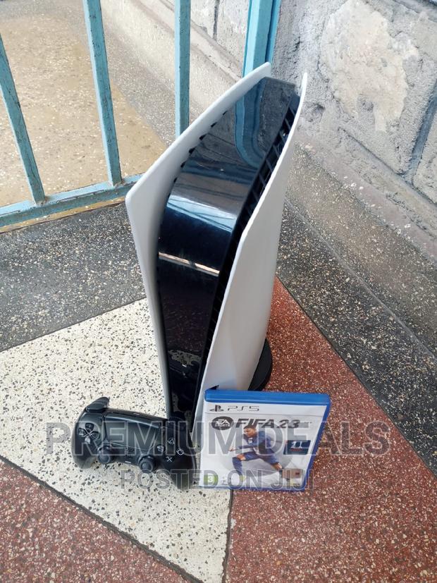 One Month Old Ps5 Standard With Original Controller - thumbnail 2