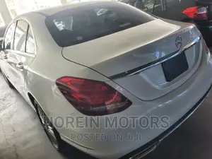 Mercedes-Benz C200 2016 Off white