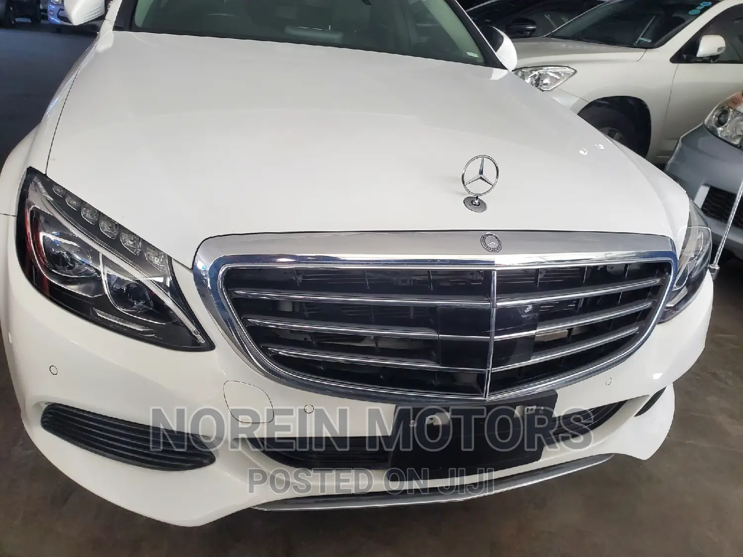 Mercedes-Benz C200 2016 Off white