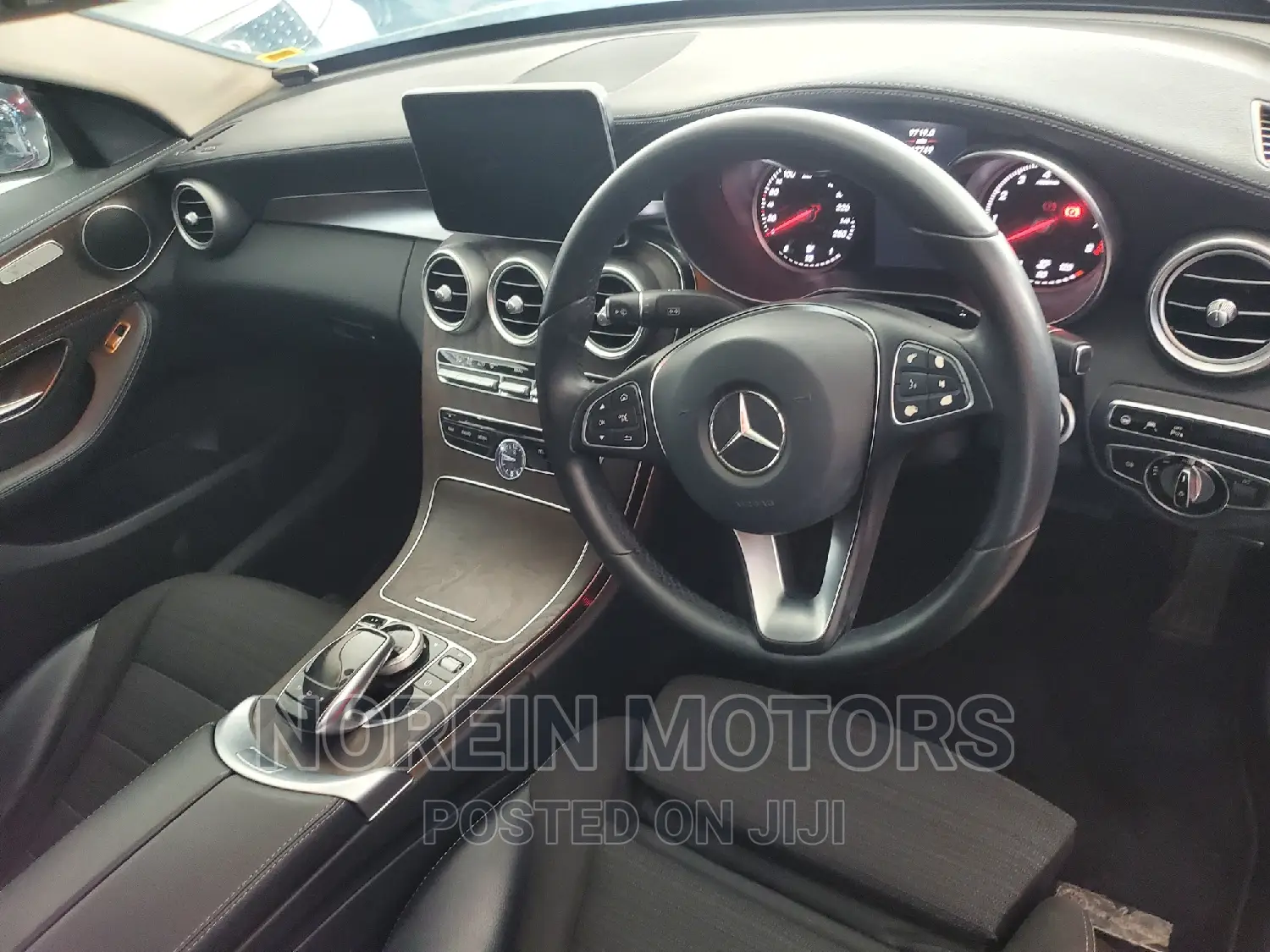 Mercedes-Benz C200 2016 Off white