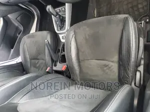 Suzuki Escudo 2016 Off white