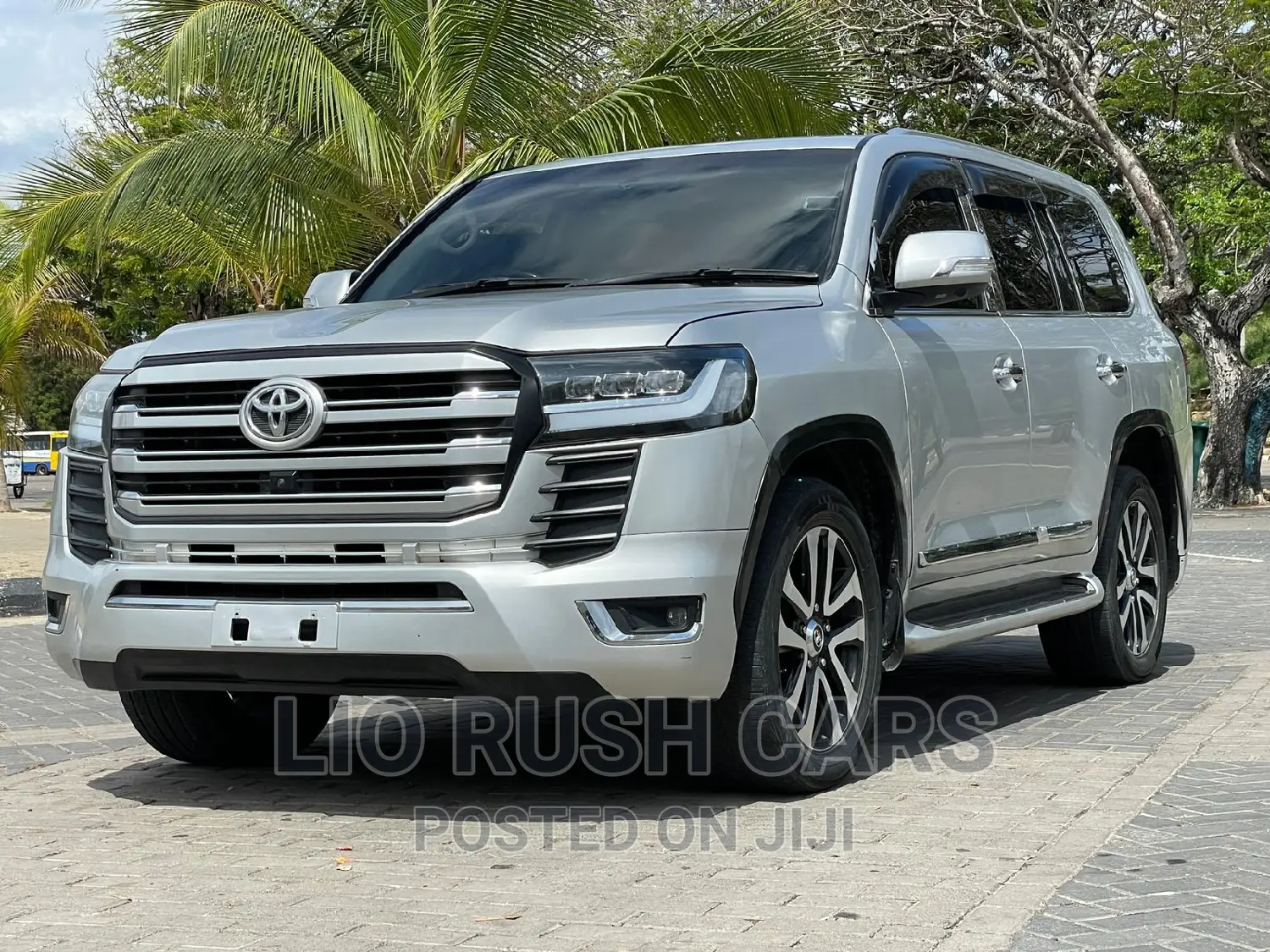 Toyota Land Cruiser 2017 Silver