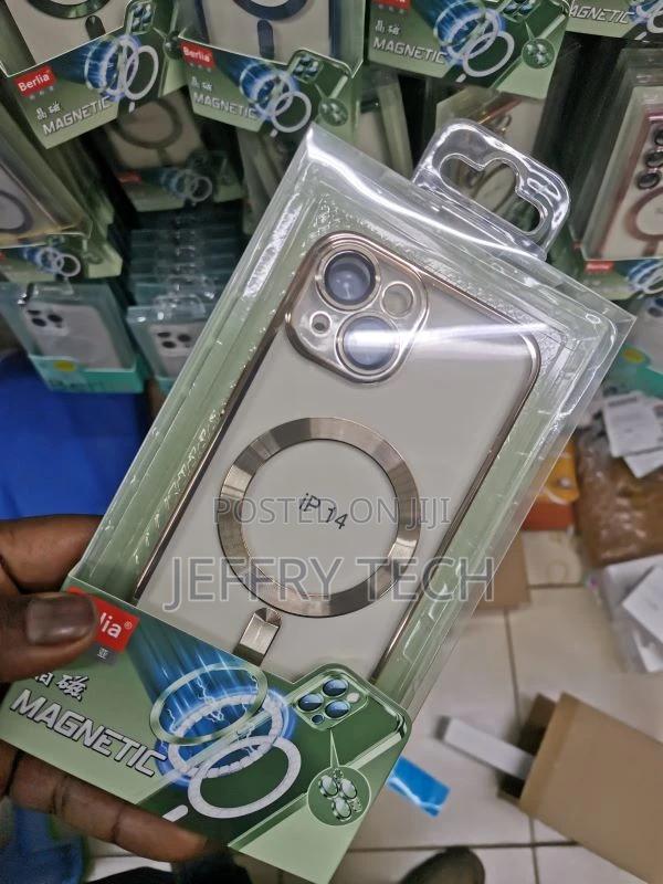 Magnetic Clear Case for iPhone 14 With Camera Lens Protector - thumbnail 2