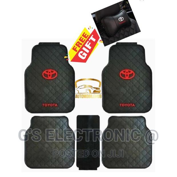 Toyota Floor Mats (5 Pisces Universal Mats) - main view