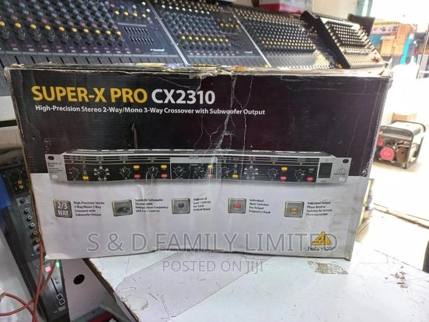 Behringer Crossover With Subout CX2310 - thumbnail 2