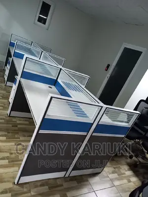 Spacious 6 Way Workstation
