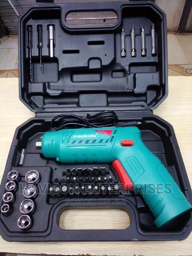 Small-Sized Rechargeable Drill