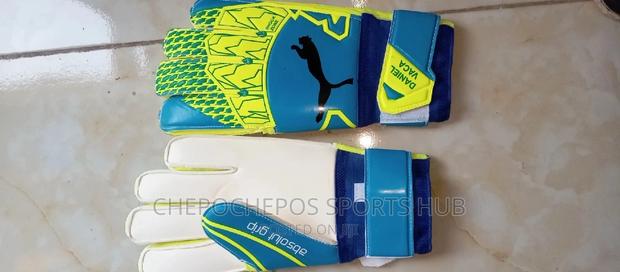 Quality Imported Goalkeeper Gloves - thumbnail 2