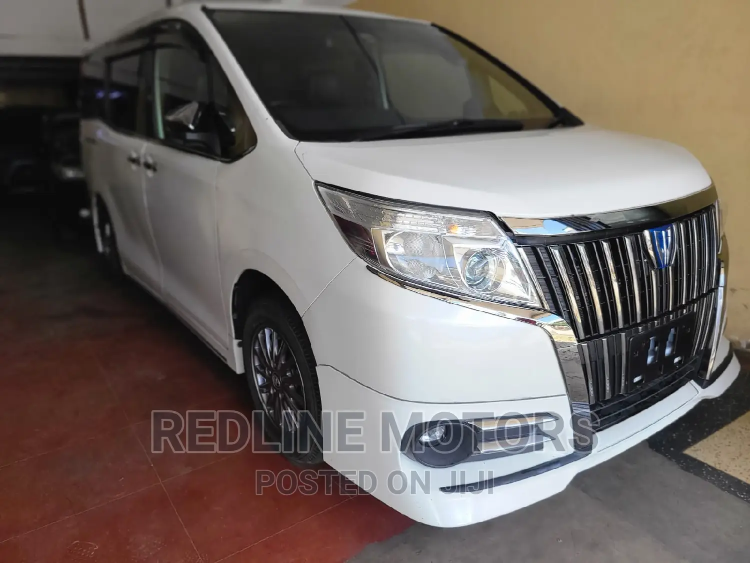 Toyota Esquire 2017 White