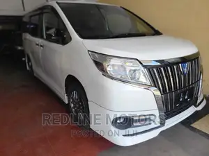 Toyota Esquire 2017 White