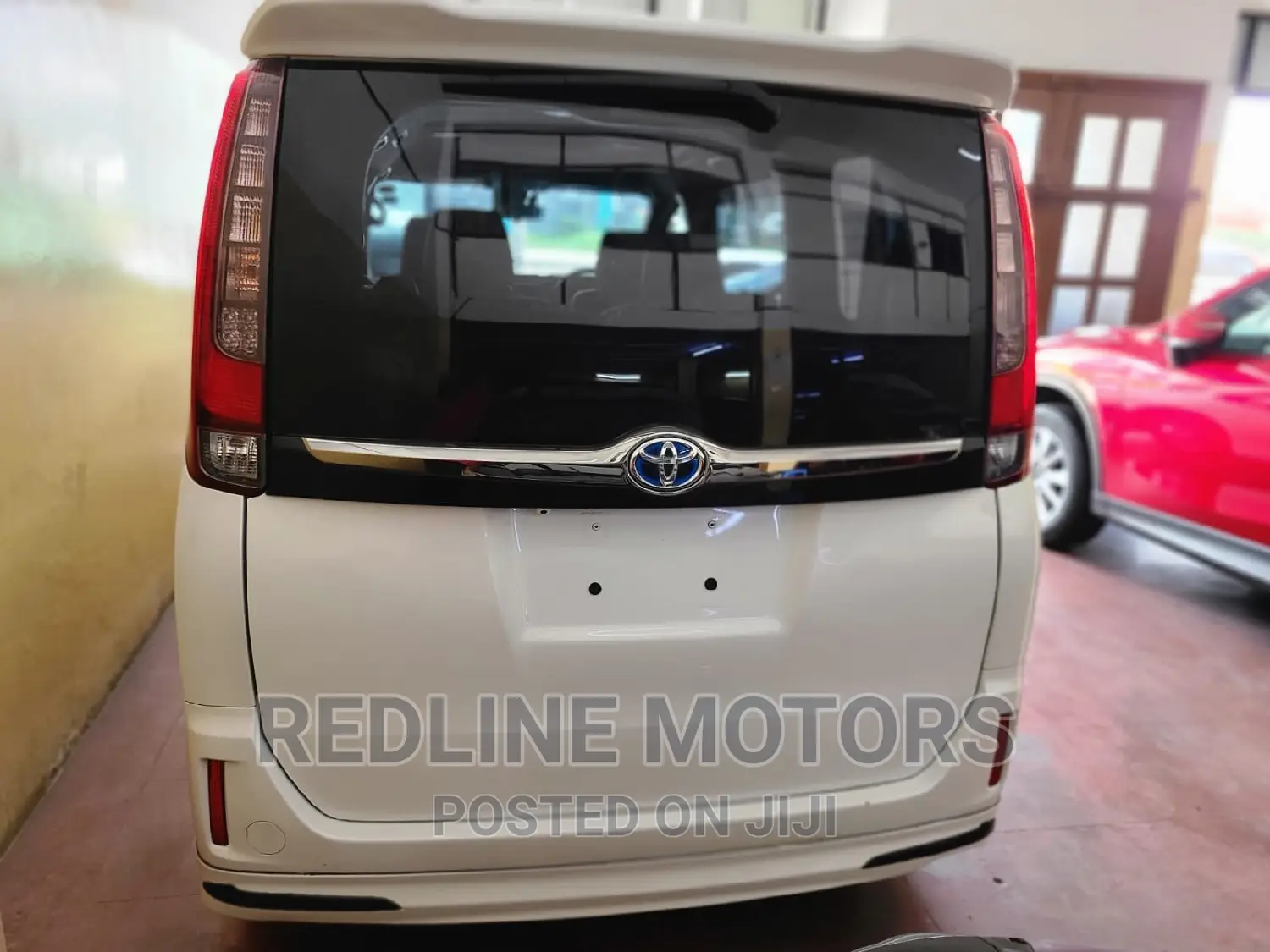 Toyota Esquire 2017 White