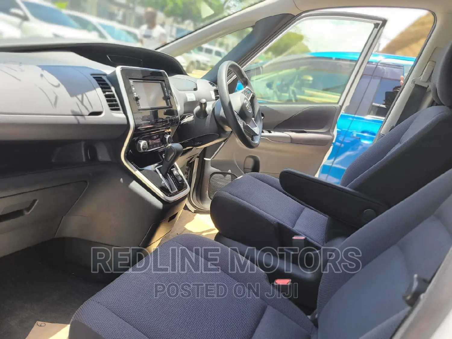 Nissan Serena 2017 White