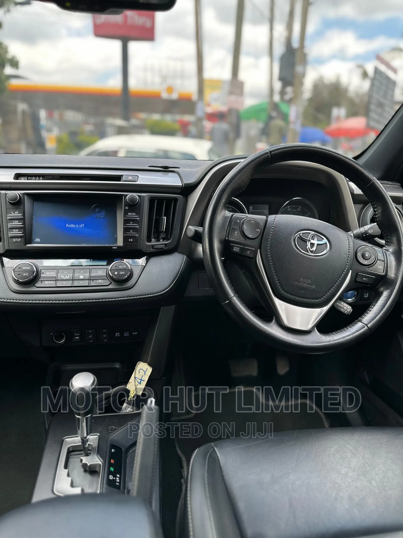 Toyota RAV4 XLE AWD (2.5L 4cyl 6A) 2017 Gray