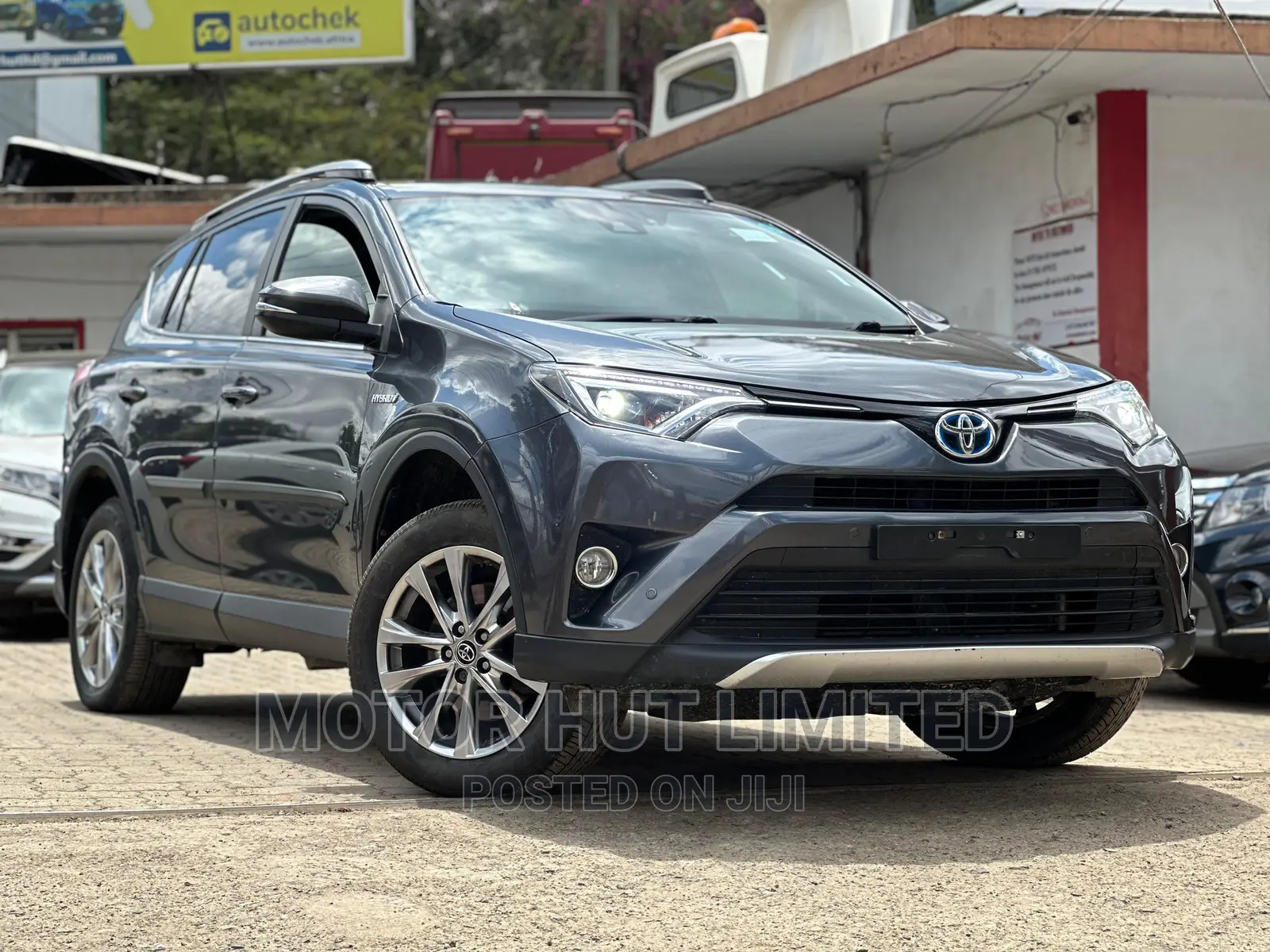Toyota RAV4 XLE AWD (2.5L 4cyl 6A) 2017 Gray