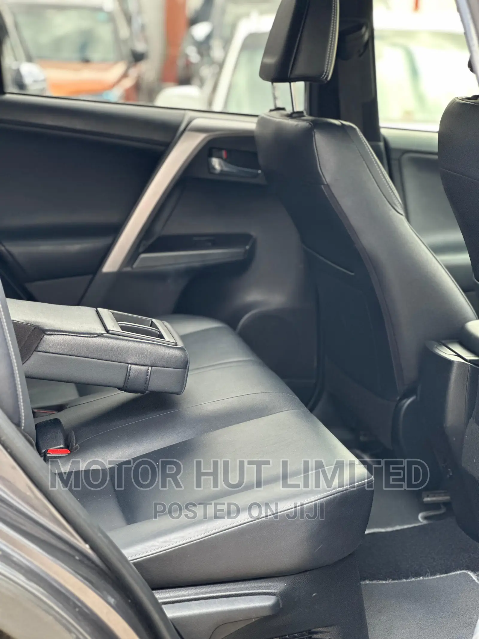 Toyota RAV4 XLE AWD (2.5L 4cyl 6A) 2017 Gray
