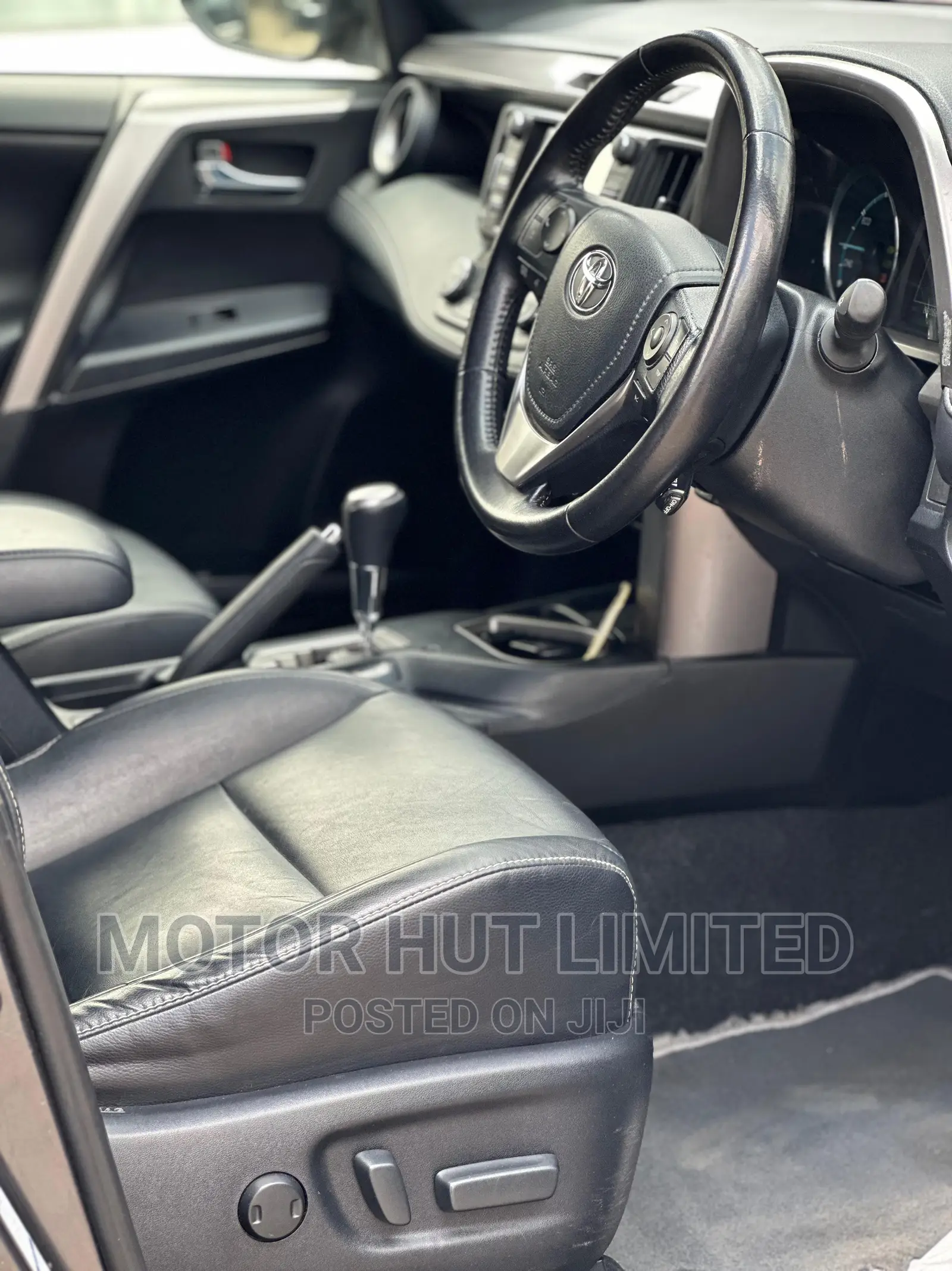 Toyota RAV4 XLE AWD (2.5L 4cyl 6A) 2017 Gray