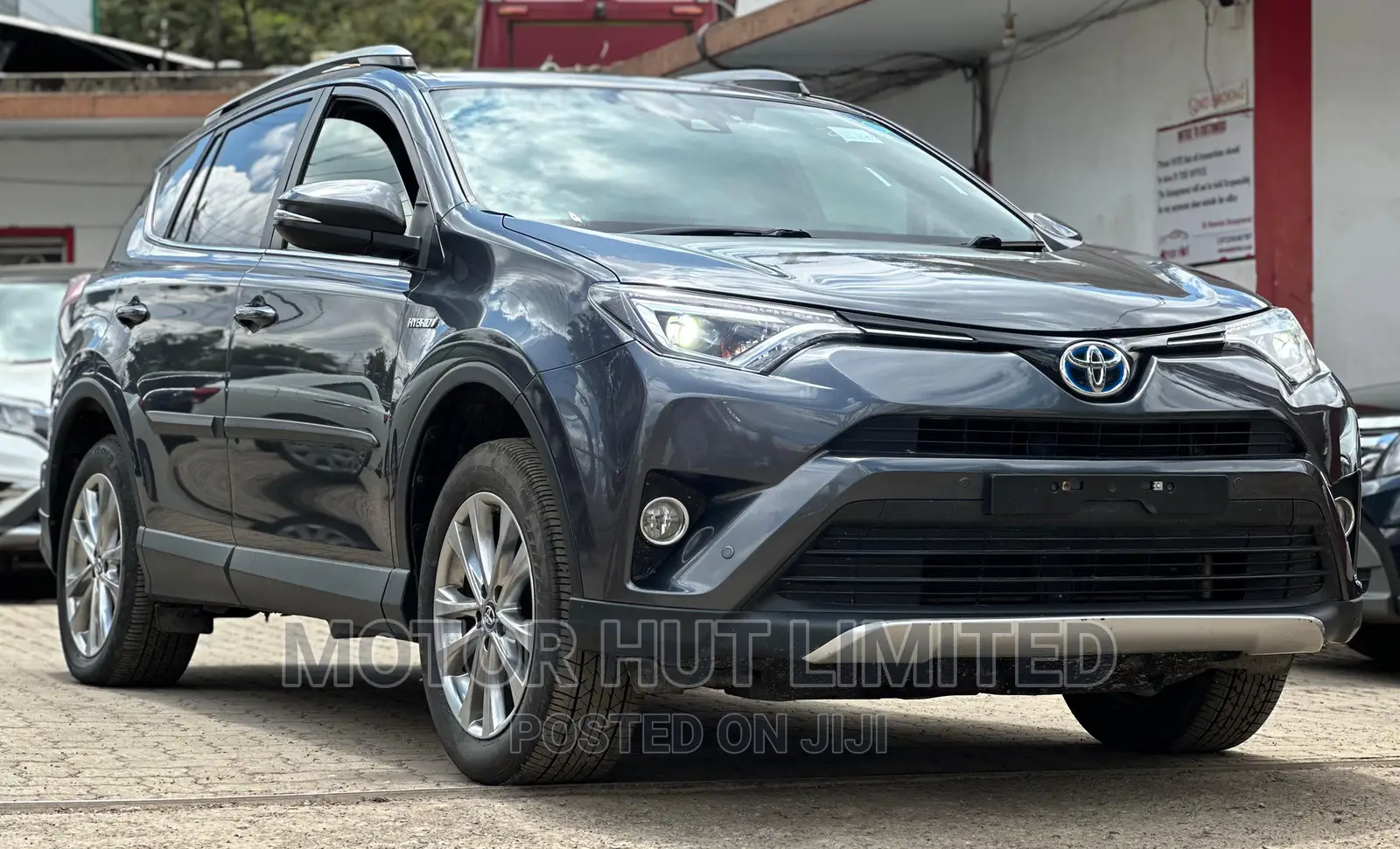 Toyota RAV4 XLE AWD (2.5L 4cyl 6A) 2017 Gray
