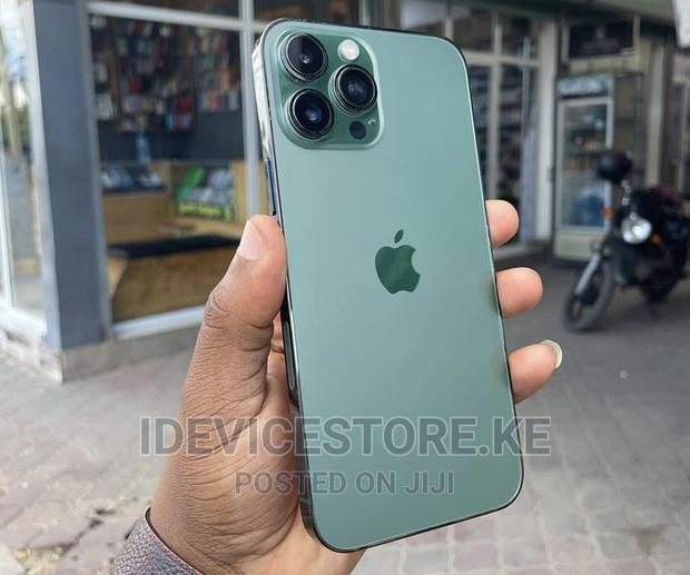 Apple iPhone 13 Pro Max 256 GB Green - main view