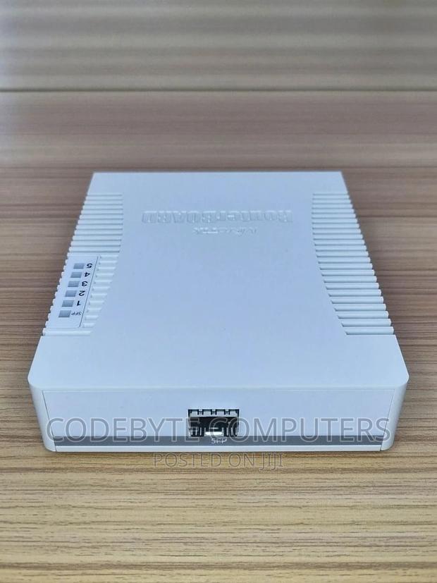 Mikrotik Rb260gsp (Css106-1g-4p-1s) - thumbnail 4