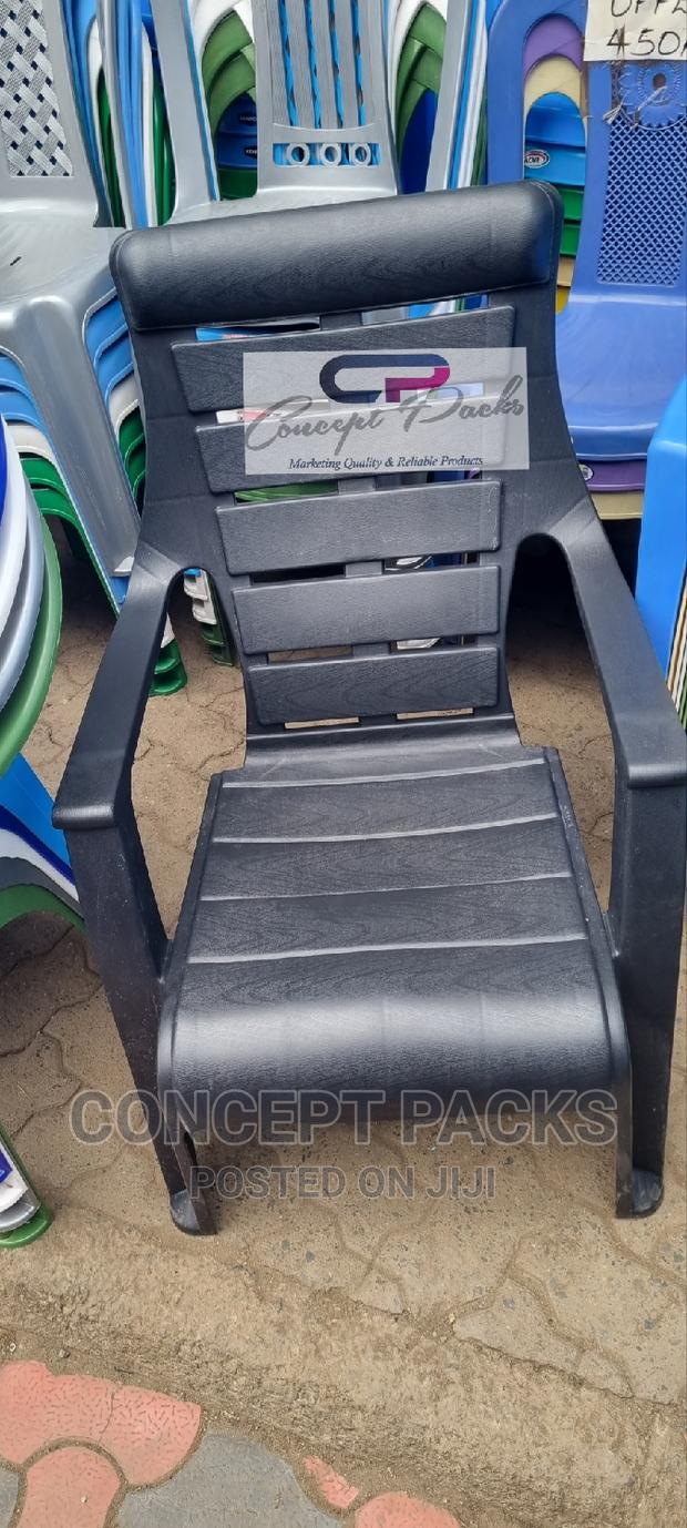 Styleseat Premium Plastic Chair - main view