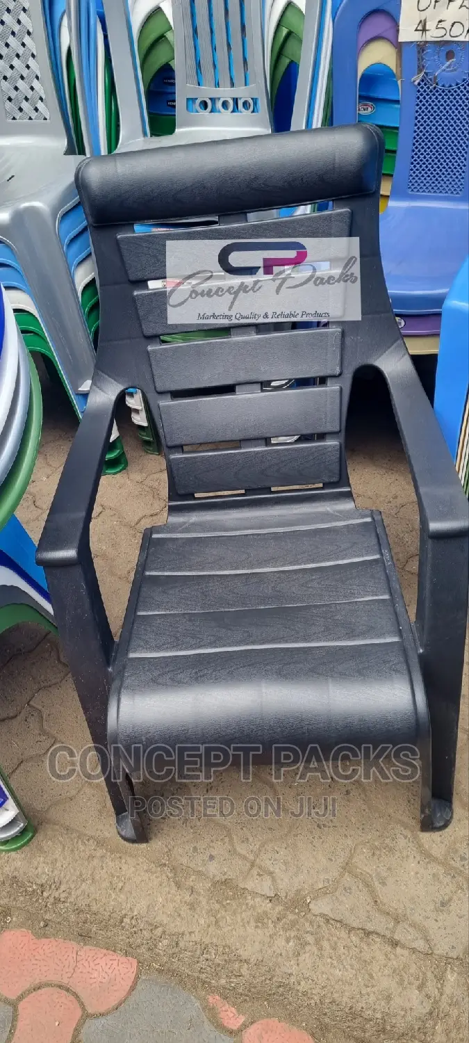 Styleseat Premium Plastic Chair