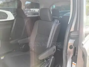 Toyota Noah 2016 Silver