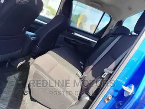 Toyota Hilux 2016 Blue