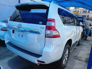 Toyota Land Cruiser 2016 White