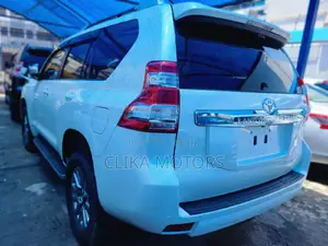 Toyota Land Cruiser 2016 White