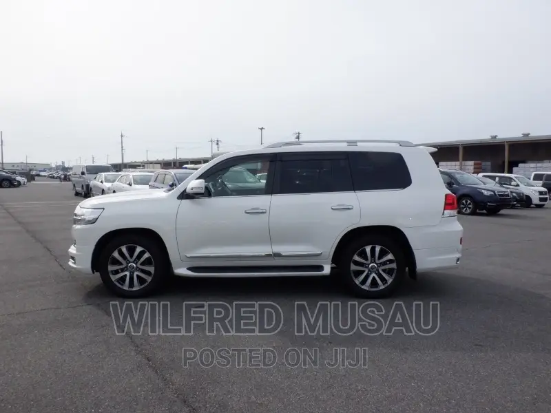 Toyota Land Cruiser 4.6 V8 ZX 2016 White