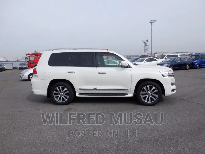 Toyota Land Cruiser 4.6 V8 ZX 2016 White
