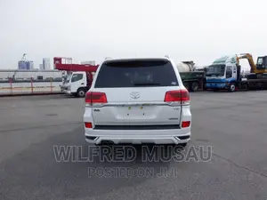 Toyota Land Cruiser 4.6 V8 ZX 2016 White