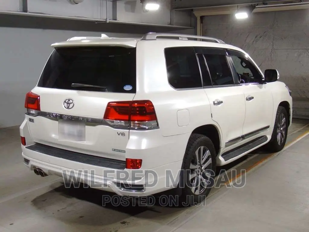Toyota Land Cruiser 4.6 V8 ZX 2016 White