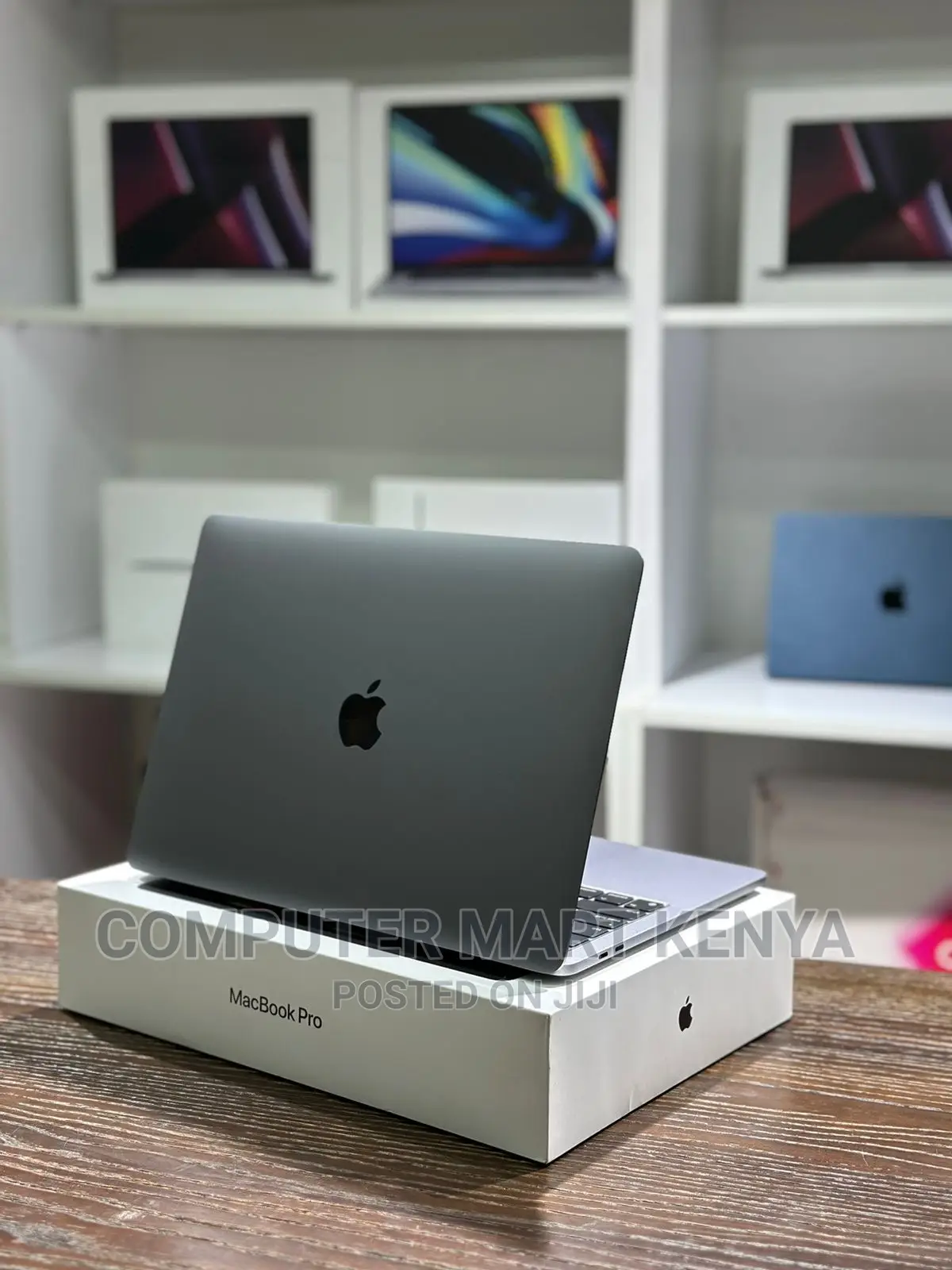 New Laptop Apple MacBook Pro 8GB Apple M2 SSD 256GB